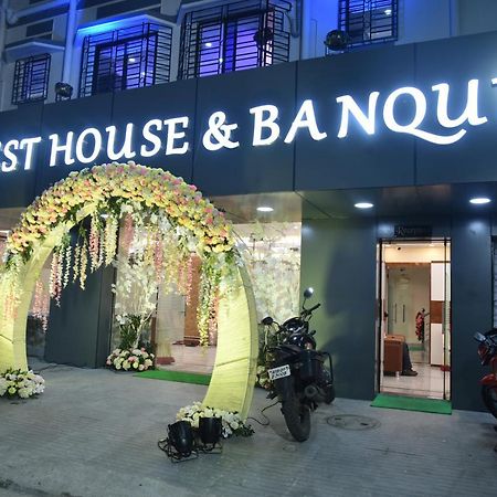 Om Guest House And Banquet Kolkata Luaran gambar
