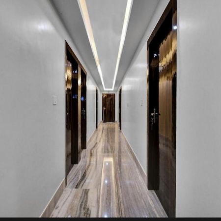 Om Guest House And Banquet Kolkata Luaran gambar